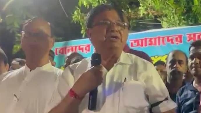 X/@abdullah_0mar : TMC Minister Udayan Guha in the purported video | 
